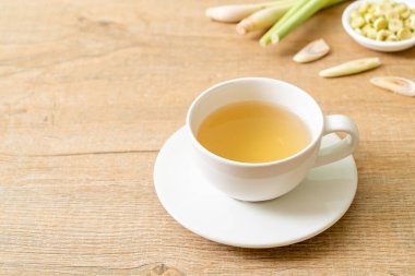 sıcak limon suyu bardağı