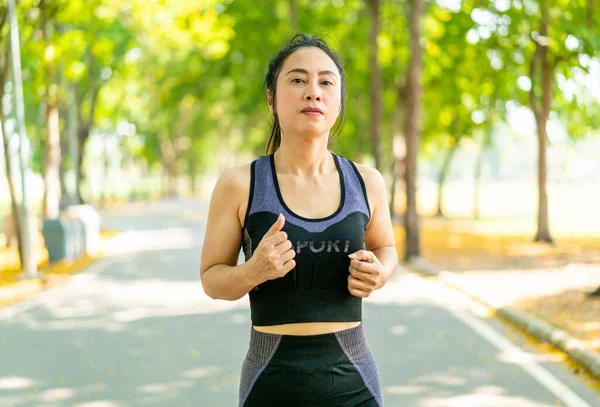 Asiatique Femme Jogging Courir Parc — Photo