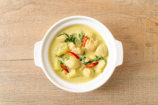 Zielona Zupa Curry Mieloną Wieprzowiną Kulą Mięsną Misce Azjatycki Styl — Zdjęcie stockowe