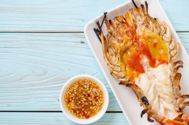 Izgara Taze Dev Nehir Karidesi Baharatlı Deniz Ürünleri Soslu