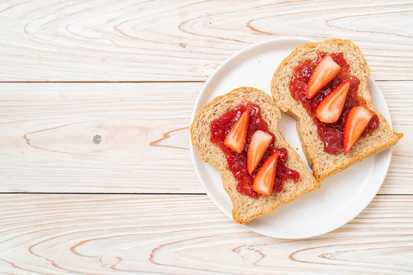 Homemade Whole Wheat Bread Strawberry Jam Fresh Strawberry — Stock Photo, Image