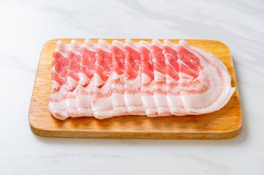 Dilimlenmiş taze domuz eti