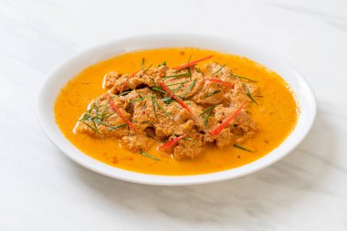 Tayland yemeği seti körili domuz eti Tayland yemeği tarzı.