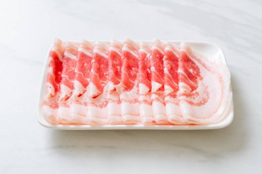 Dilimlenmiş taze domuz eti