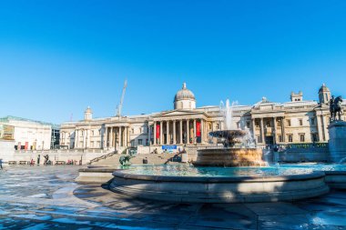 Londra - İngiltere, TRAFALGAR Kare, 1 SEP 2019. Trafalgar Meydanı, Londra 'nın merkezinde halka açık bir alan ve turistik merkezdir..