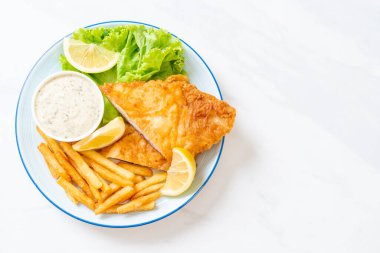 Balık ve cips - sağlıksız gıda