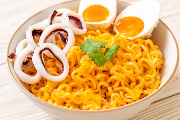 Instant Noodles Salt Egg Flavour Squid Octopus Bowl — Stock Photo, Image