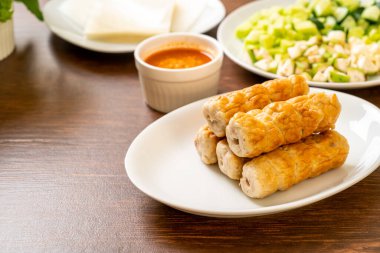 Vietnam domuz köftesi ve sebze paketleri (Nam-Neaung veya Nham Due) - Vietnam geleneksel yemek kültürü