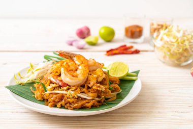 Pad Thai - Kızarmış pirinç eriştesi