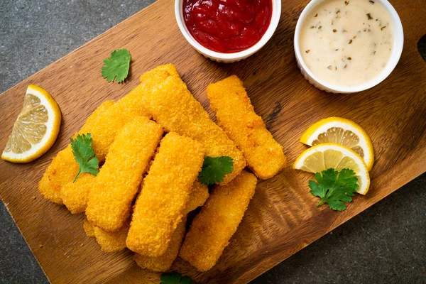 Peixe Frito Stick Dedo Batatas Fritas Peixe Com Molho — Fotografia de Stock