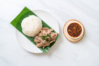 Asya usulü ızgara sarımsaklı pilav.