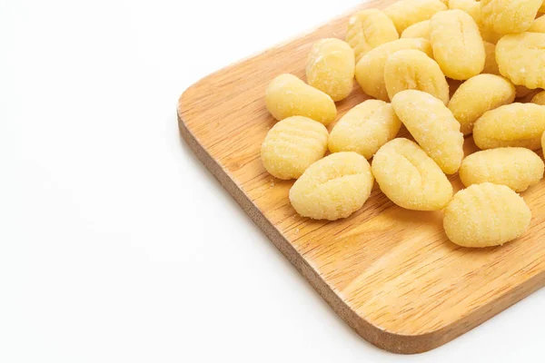Traditionelle Italienische Gnocchi Pasta Ungekocht Isoliert Auf Weißem Hintergrund — Stockfoto