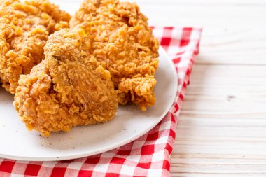 Kızarmış tavuk yemeği - abur cubur ve sağlıksız yemek