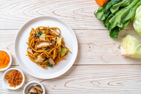 Nouilles Yakisoba Sautées Avec Des Légumes Nourriture Végétalienne Végétarienne — Photo