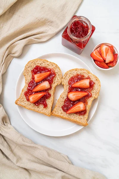 Homemade Whole Wheat Bread Strawberry Jam Fresh Strawberry — Stock Photo, Image