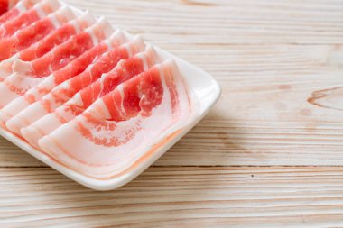 Dilimlenmiş taze domuz eti