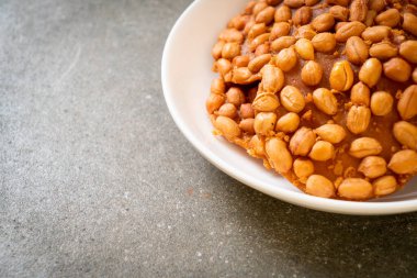 Thai Fıstık Kurabiyeleri tabakta