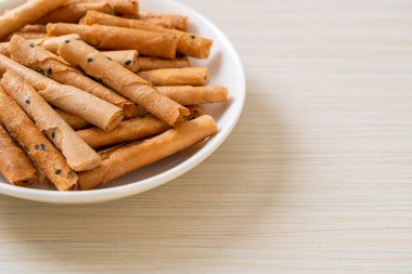 Çıtır hindistan cevizli rulo ekmek. Tayland 'da geleneksel bir tatlı.