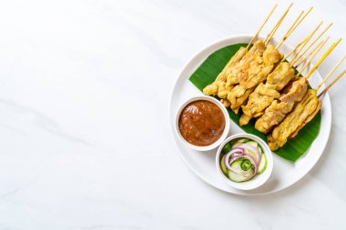 Pork satay - Fıstık soslu ızgara domuz eti ya da tatlı ve ekşi sos - Asya usulü