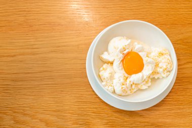 Donmuş yumurtalı dondurma - Dondurmanın Tasarımı - Adı Ice - Yumurta sarısı ile Dondurma