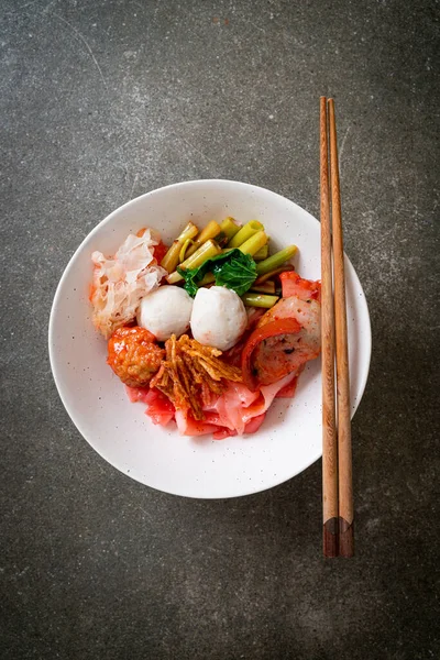 Yen Four Fideos Estilo Tailandés Seco Con Surtido Tofu Bola — Foto de Stock