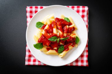 Domates soslu makarna İtalyan usulü.