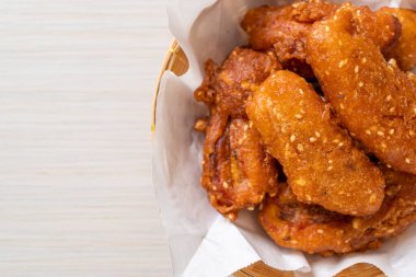 Tayland usulü susamlı kızarmış muz.