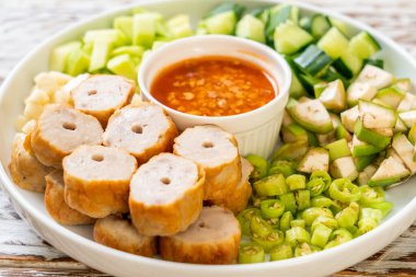 Vietnam domuz köftesi ve sebze paketleri (Nam-Neaung veya Nham Due) - Vietnam geleneksel yemek kültürü