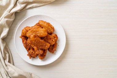 Tayland usulü susamlı kızarmış muz.