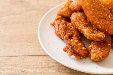 Tayland usulü susamlı kızarmış muz.