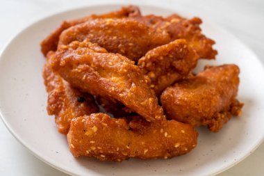 Kızarmış patates. Susamlı. Tayland usulü.