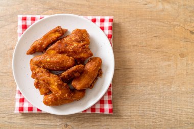 Kızarmış patates. Susamlı. Tayland usulü.