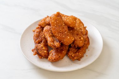 Tayland usulü susamlı kızarmış muz.