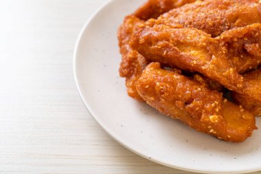 Kızarmış patates. Susamlı. Tayland usulü.