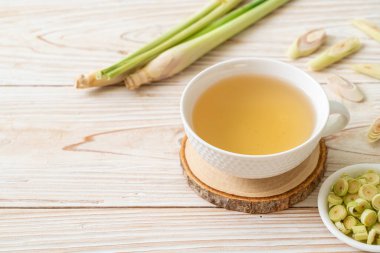 sıcak limon suyu bardağı