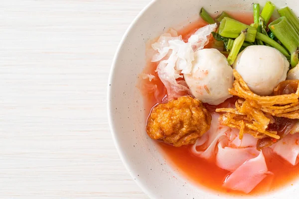 Yen Four Fideos Estilo Tailandés Con Surtido Tofu Bola Pescado — Foto de Stock