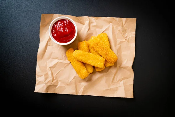 Knusprig Gebratene Fischfinger Mit Ketchup — Stockfoto