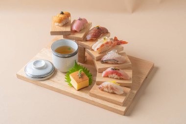 Omakase sushi premium set - Japon yemek tarzı