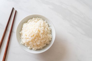 Tayland yaseminli beyaz pirinç kasesi.