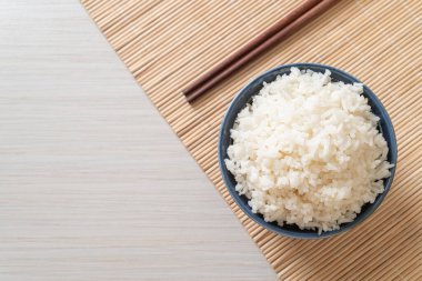 Tayland yaseminli beyaz pirinç kasesi.