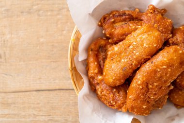 Tayland usulü susamlı kızarmış muz.