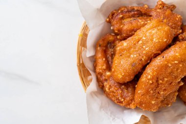 Tayland usulü susamlı kızarmış muz.