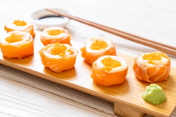 Fresh Salmon Sushi Roll Mayonnaise Shrimp Egg Japanese Food Style — Stock Photo, Image
