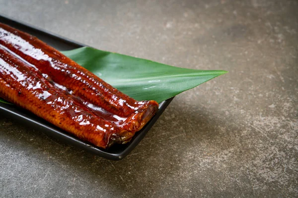 Izgara yılan balığı ya da soslu ızgara unagi (Kabayaki) - Japon yemeği..