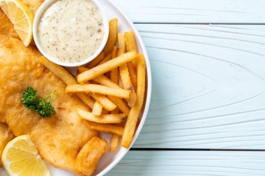 Balık ve patates kızartması. Sağlıksız yiyecekler.