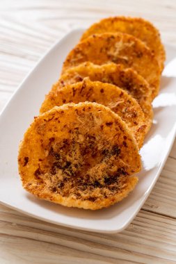 Kurutulmuş domuz pirinçli kraker - Tayland yemeği tarzı