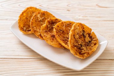 Kurutulmuş domuz pirinçli kraker - Tayland yemeği tarzı