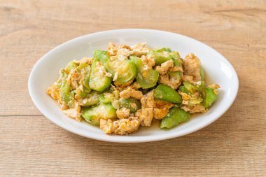 Yumurtayla Kızarmış Açı Kabağı Sağlıklı Yemek Stili