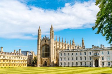 Cambridge, İngiltere 'deki King' s College Kilisesi 'nin güzel mimarisi.