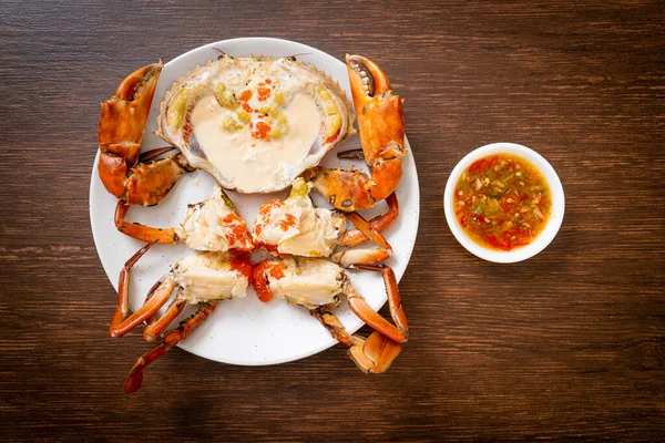 Crabe Aux Œufs Cuit Vapeur Avec Lait Frais Sauce Épicée — Photo